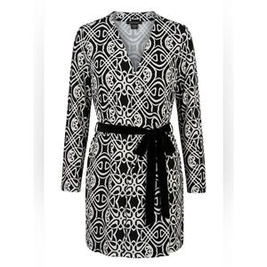 BLACK AND WHITE LOW V-NECK LONG SLEEVE SKORT DRESS BY DOUBLE CLICK SIZE XL